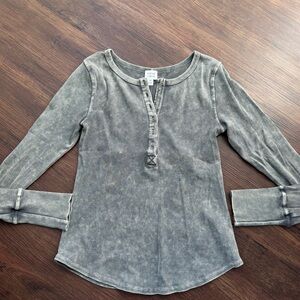 Peyton Jensen Women’s Green Wash Button Up Ribbed Long Sleeve